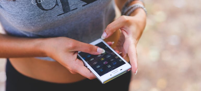 A person holding phone